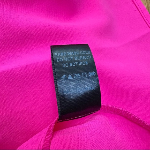 POMANDER PLACE Tuckernuck Electric Pink Crepe Kenzo Dress Ruffle Tiered M - Picture 13 of 17